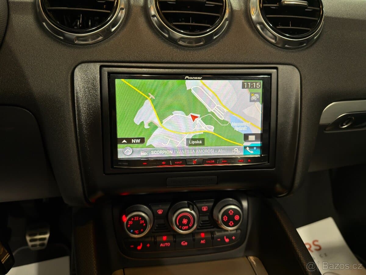 2010 Audi TT - 11