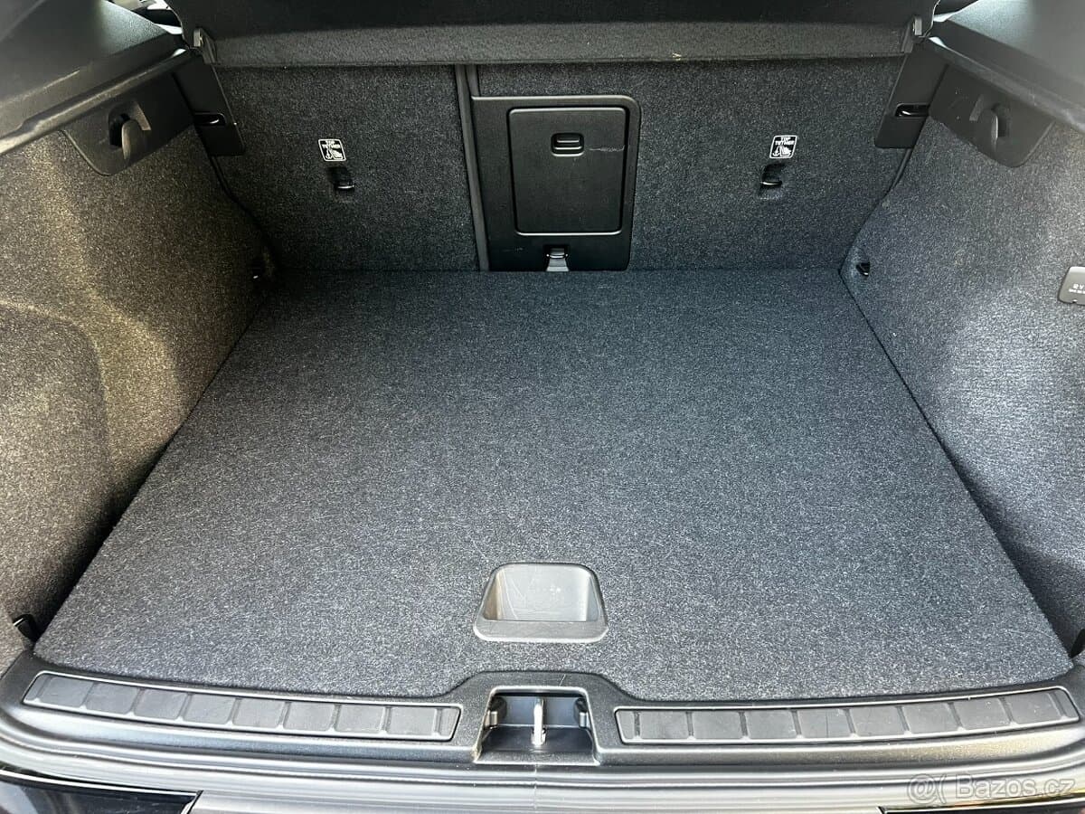 2021 Volvo XC40 - 11
