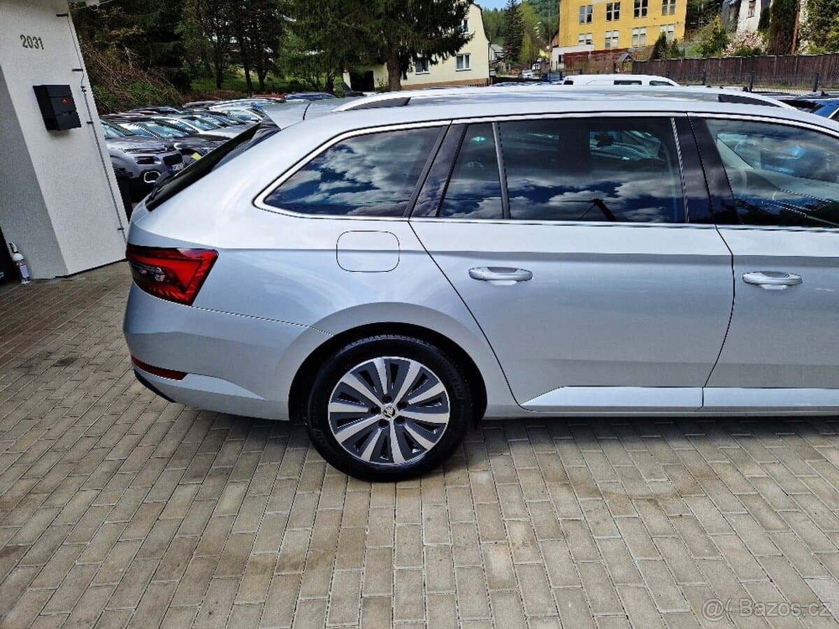 2021 Škoda SUPERB - 11