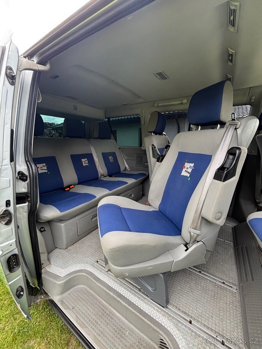 2001 Volkswagen MULTIVAN - 11