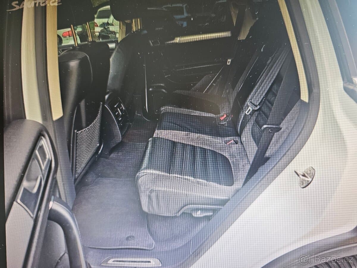 2018 Volkswagen TOUAREG - 11