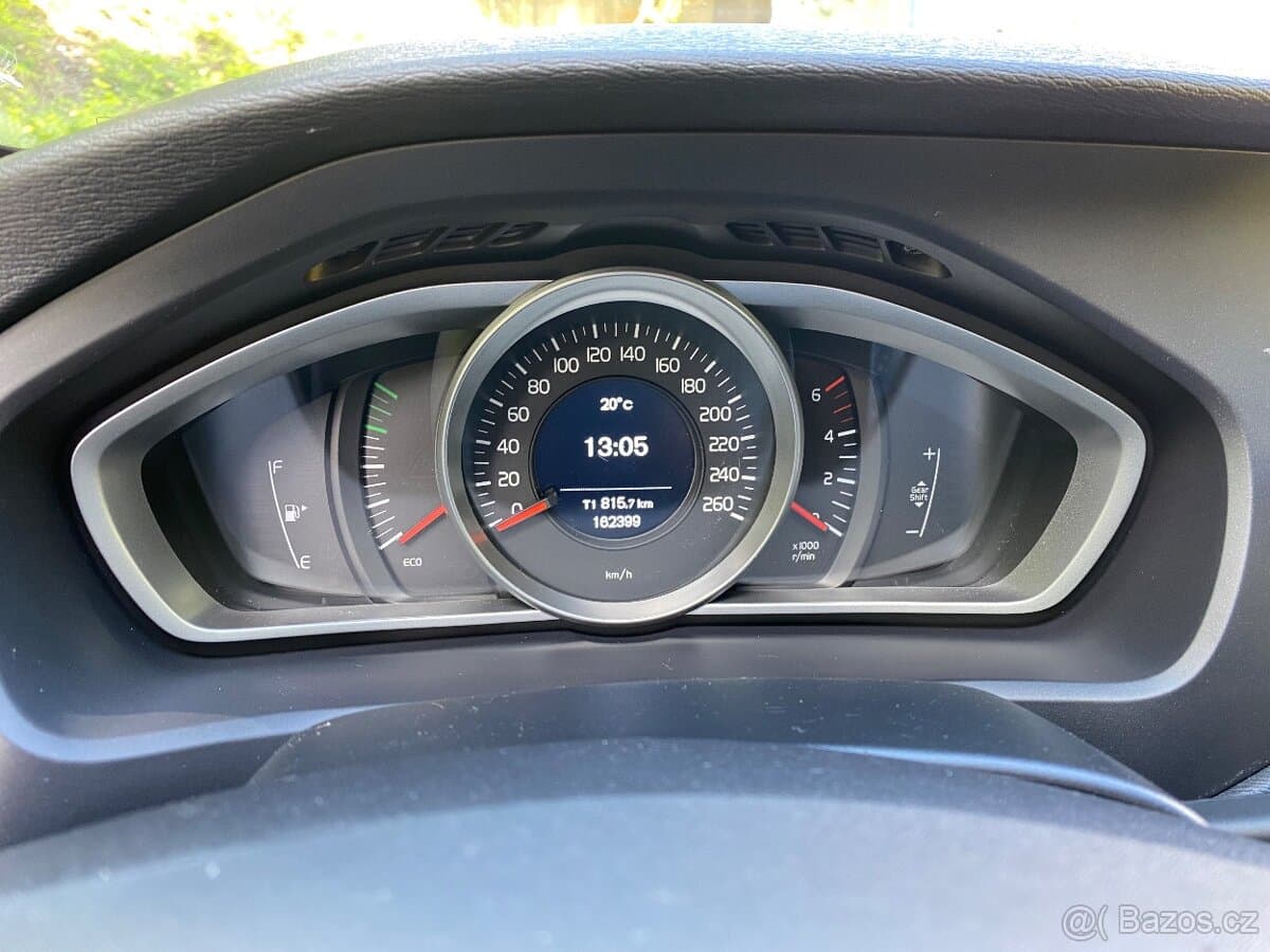2018 Volvo V40 - 11