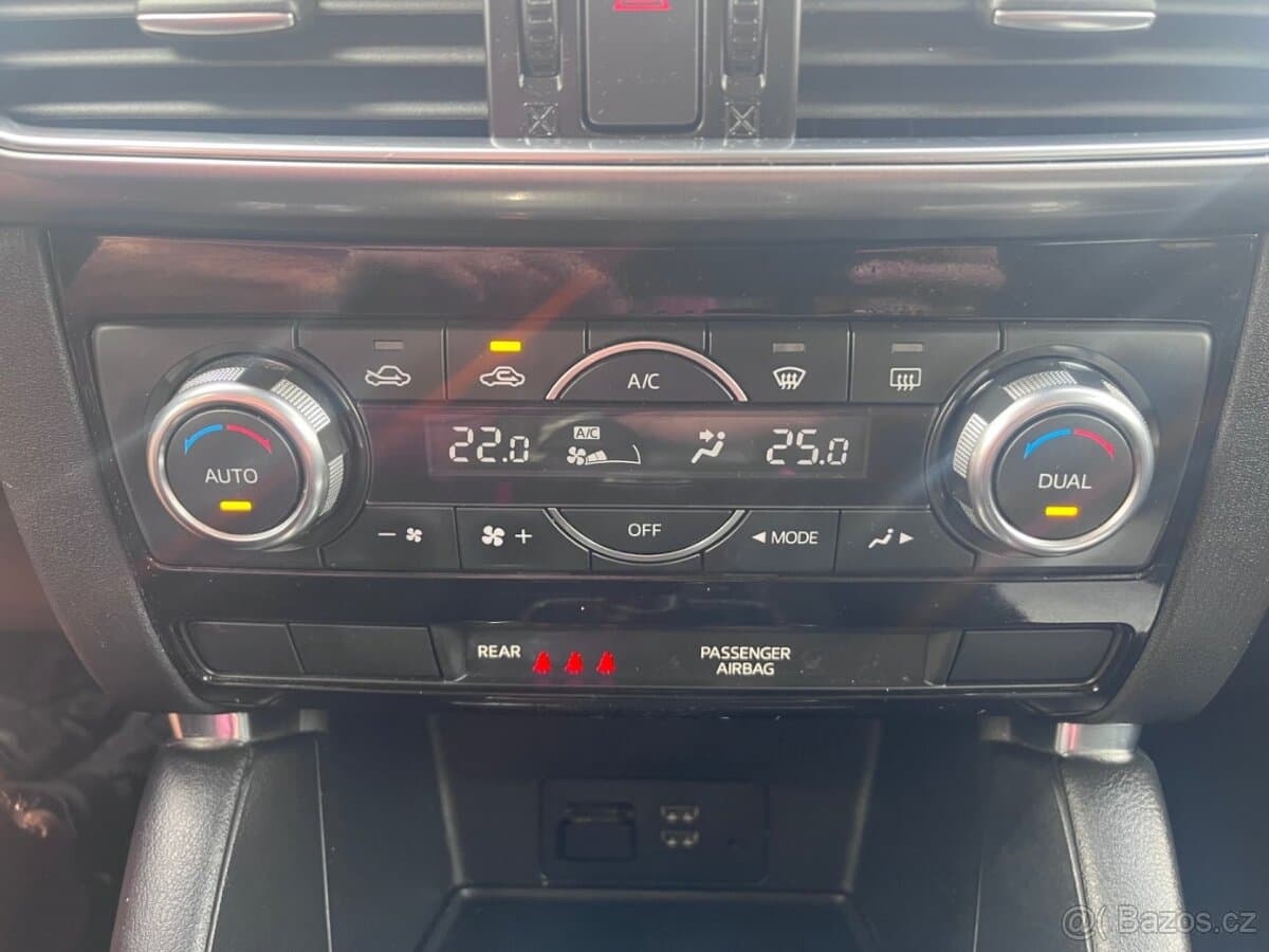 2015 Mazda 5 - 11