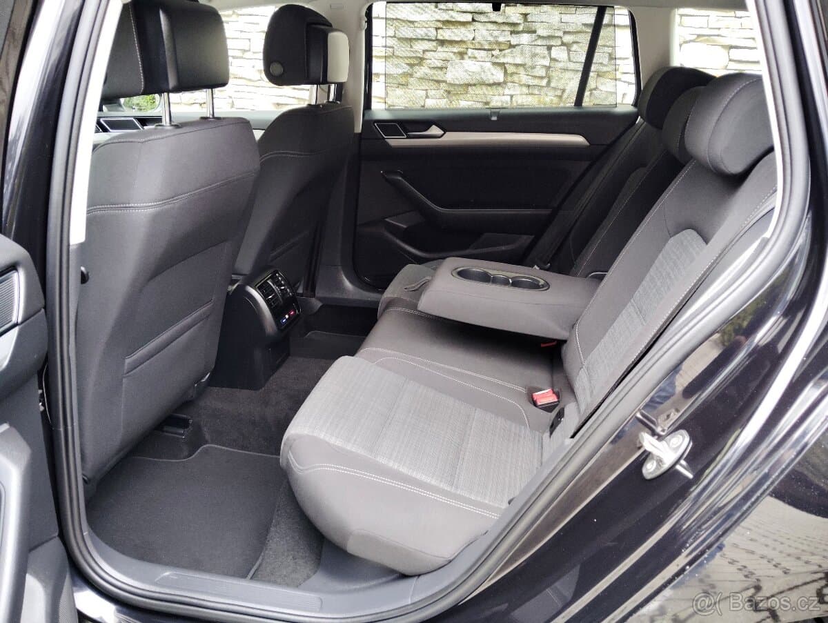2021 Volkswagen PASSAT - 11