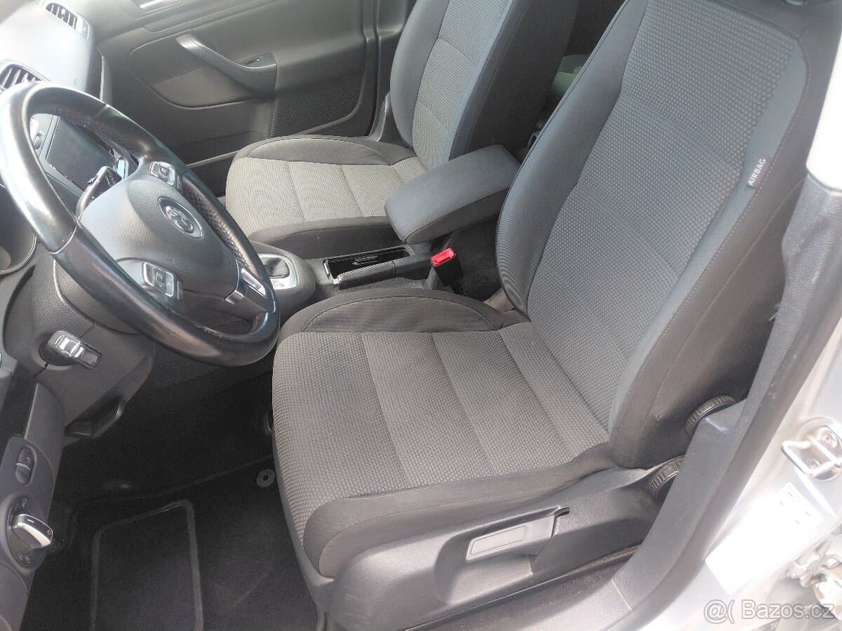 2012 Volkswagen GOLF - 11