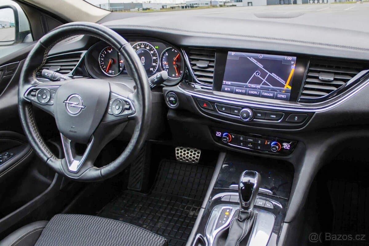 2018 Opel INSIGNIA - 11