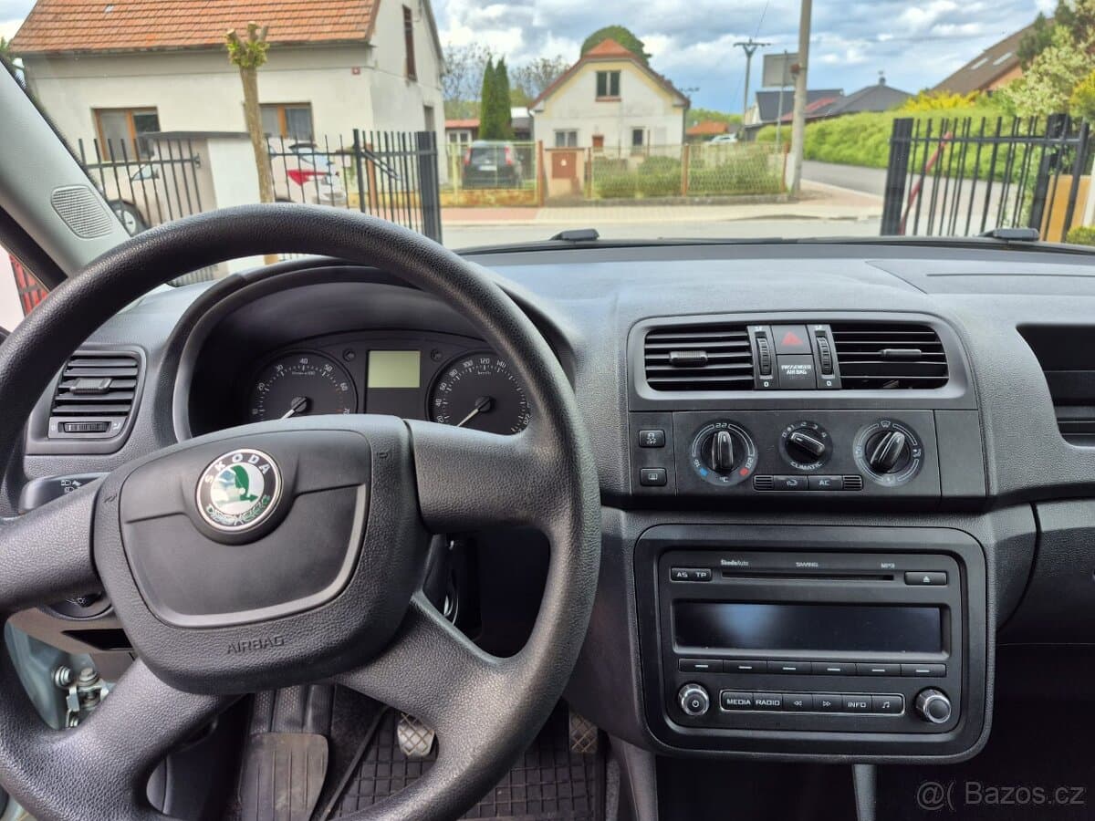 2010 Škoda FABIA - 11