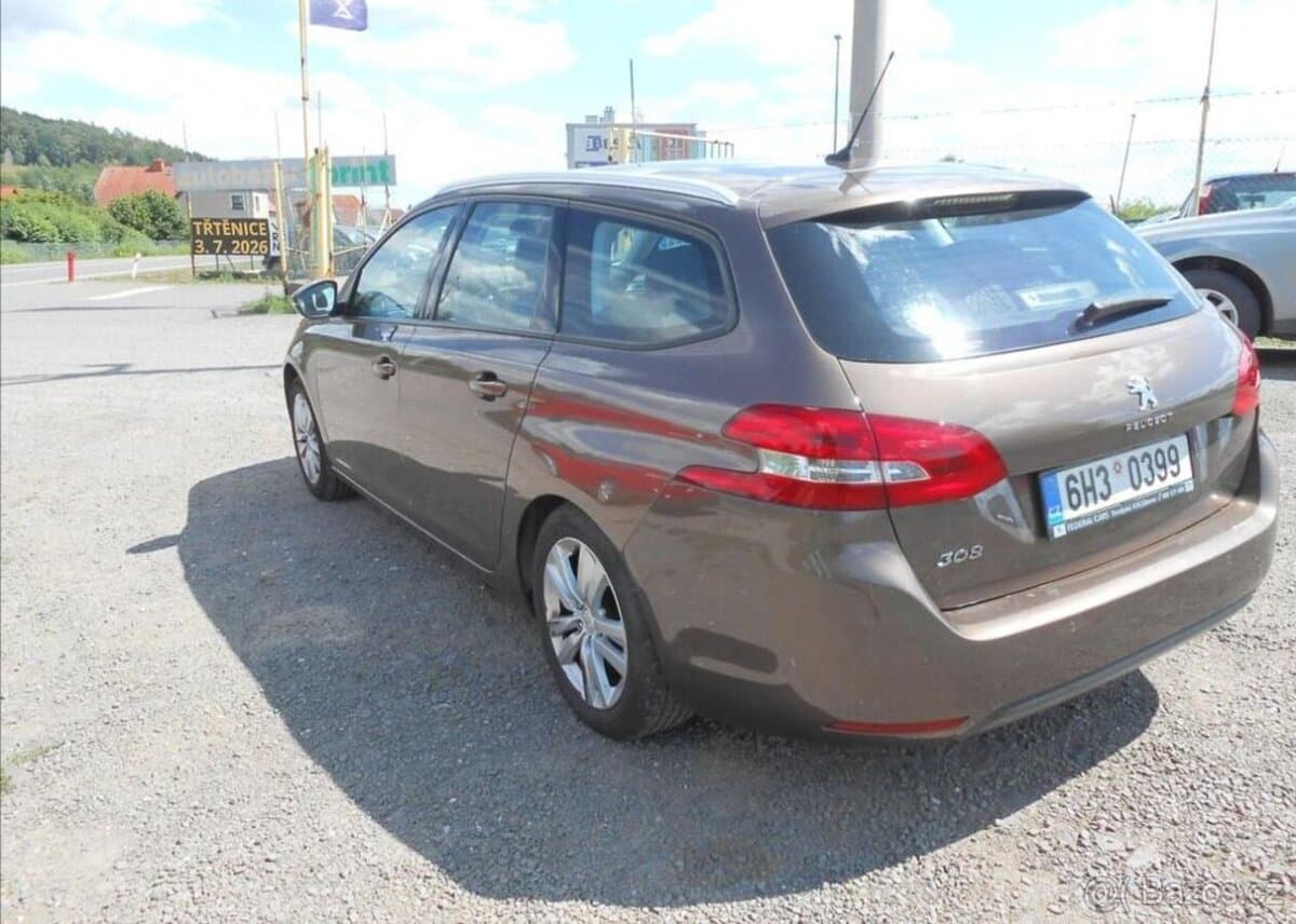 2015 Peugeot 308 - 11