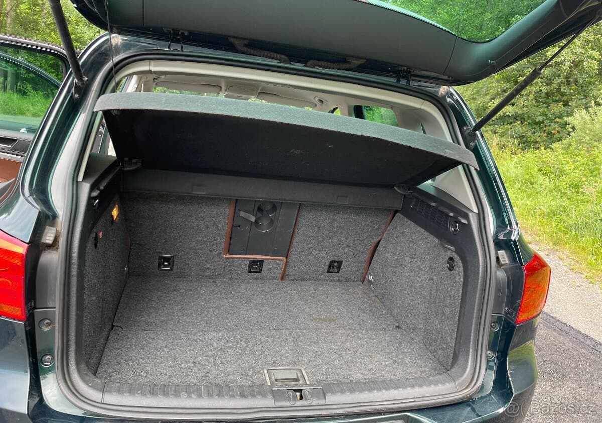 2012 Volkswagen TIGUAN - 11