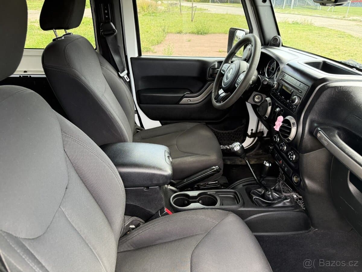 2015 Jeep WRANGLER - 11