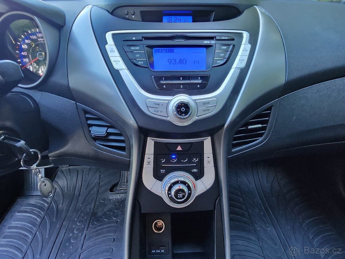 2012 Hyundai ELANTRA - 11