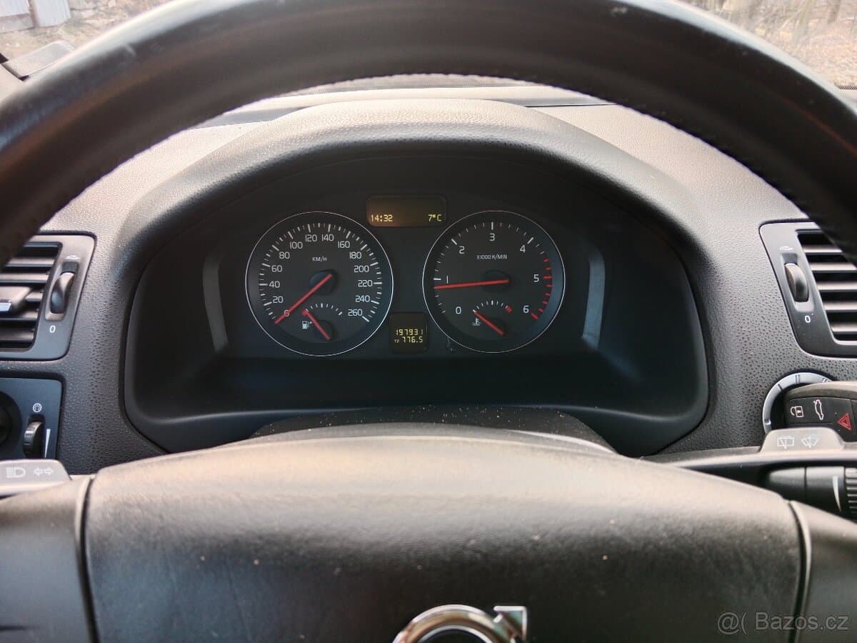 2010 Volvo V50 - 11