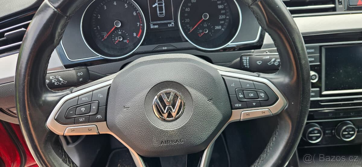 2020 Volkswagen PASSAT - 11
