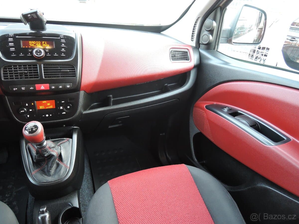 2010 Fiat DOBLO - 11