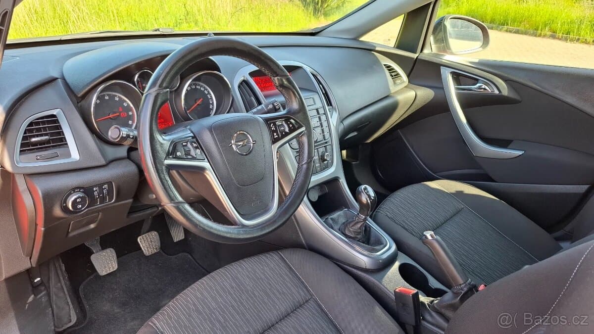 2014 Opel ASTRA - 11