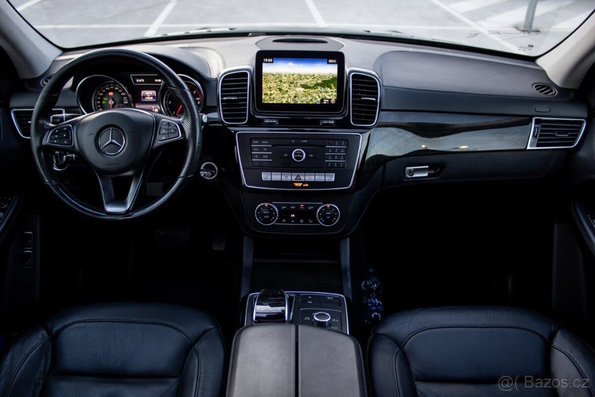 2019 Mercedes-Benz GL - 11
