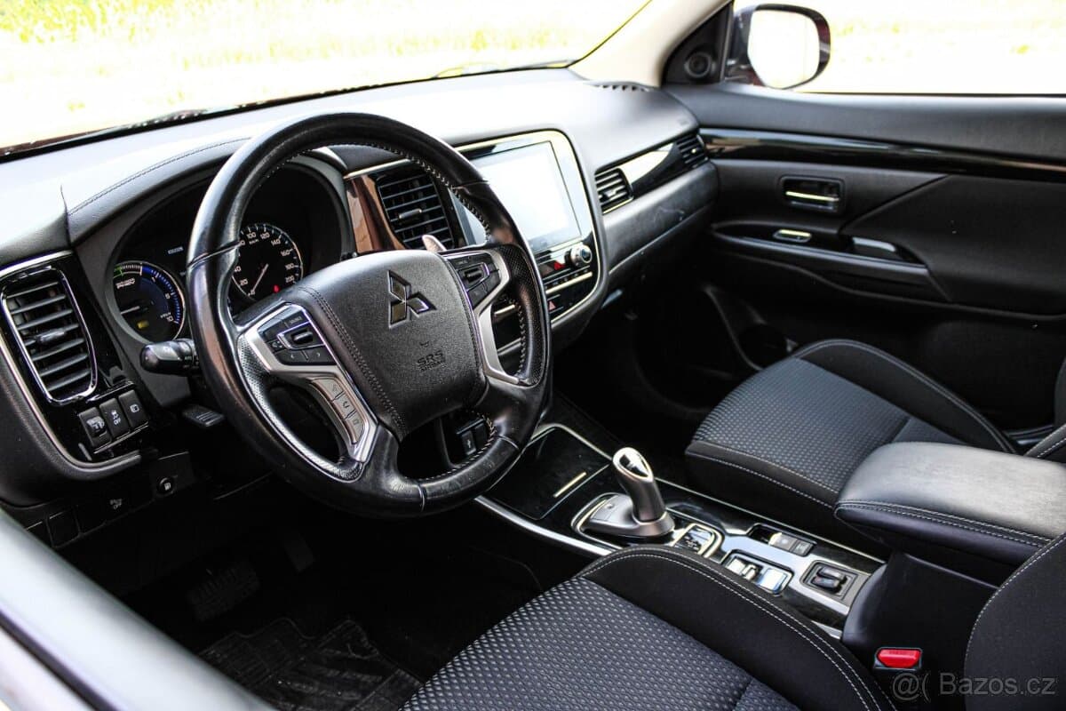 2021 Mitsubishi OUTLANDER - 11