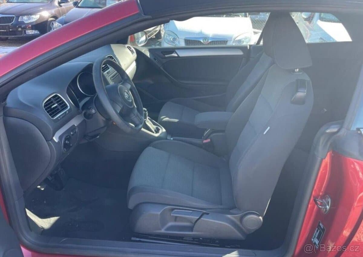 2012 Volkswagen GOLF - 11