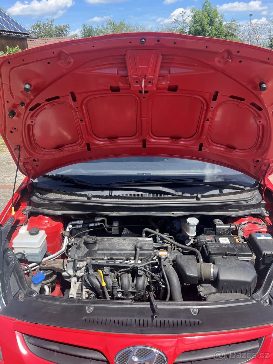 2012 Hyundai i20 - 11