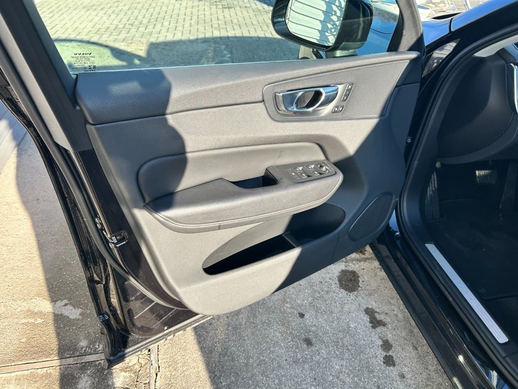 2021 Volvo XC60 - 11