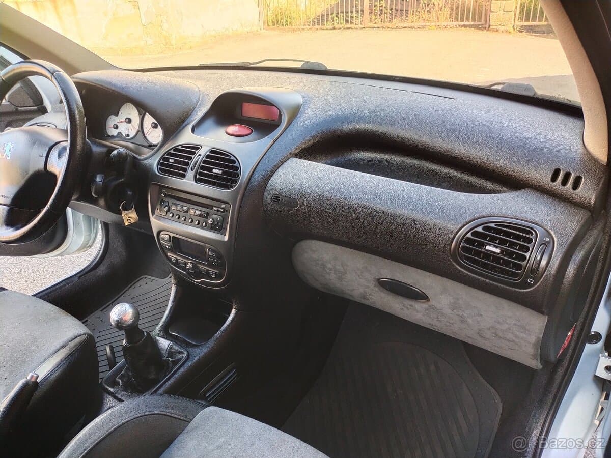2002 Peugeot 206 - 11