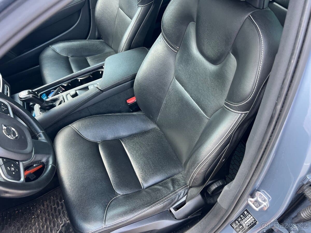 2017 Volvo V90 - 11