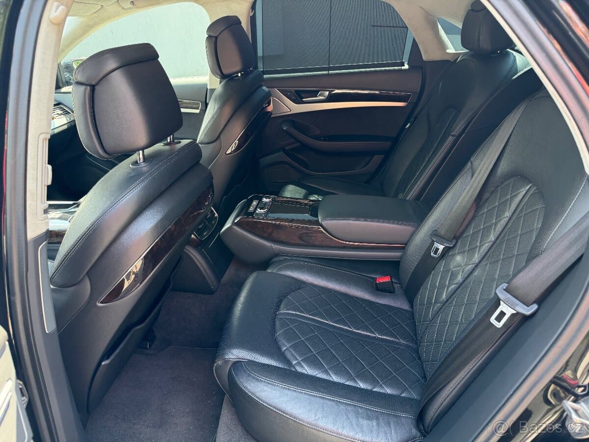 2010 Audi A8 - 11