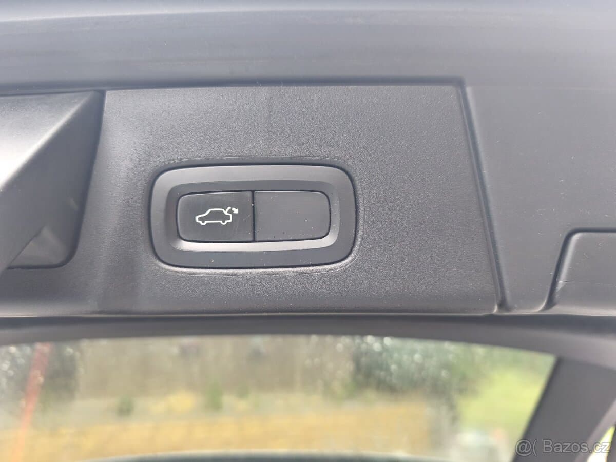 2017 Volvo V90 - 11