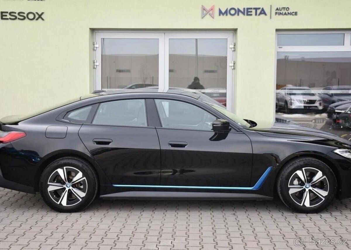 2023 BMW i4 - 11