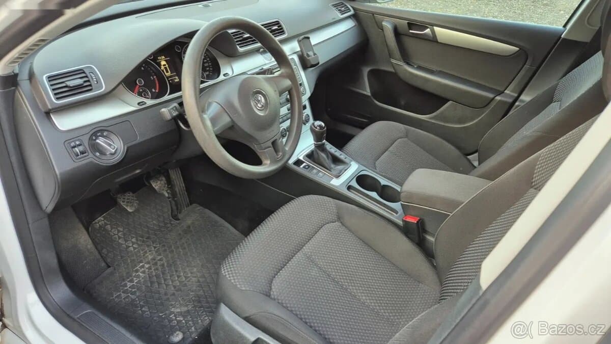 2014 Volkswagen PASSAT - 11