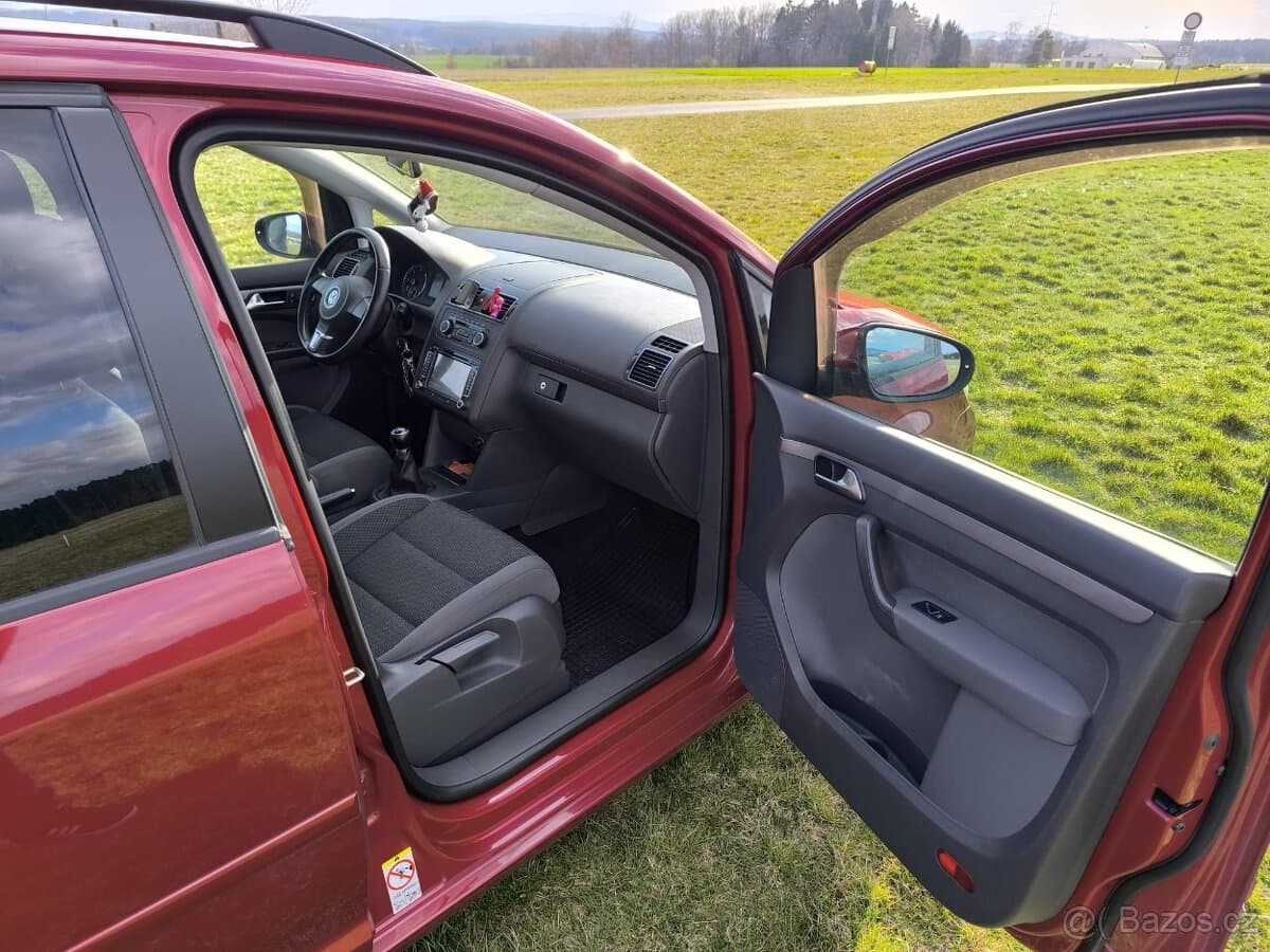 2011 Volkswagen TOURAN - 11