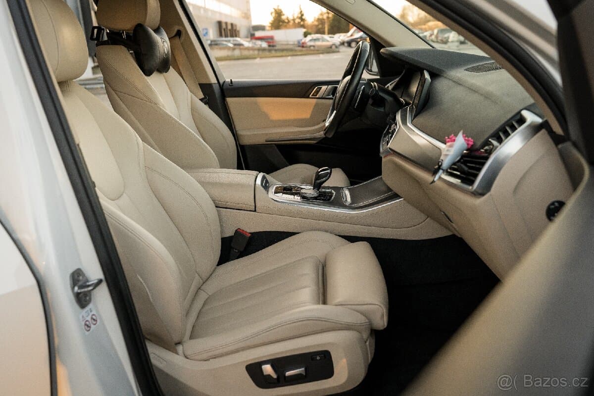 2019 BMW X5 - 11