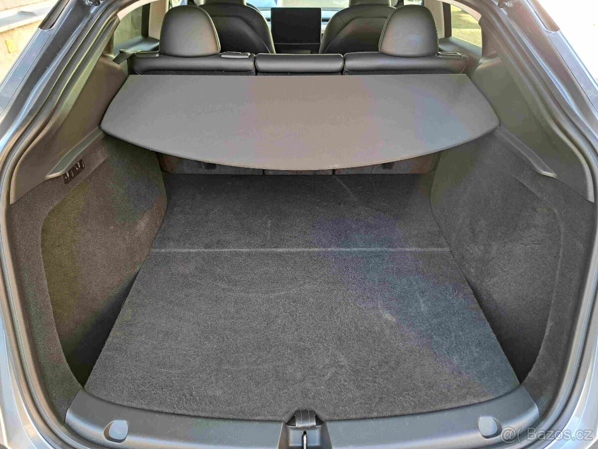 2024 Tesla MODEL Y - 11