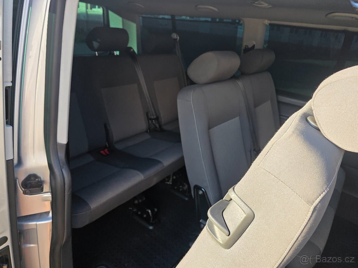 2010 Volkswagen CARAVELLE - 11