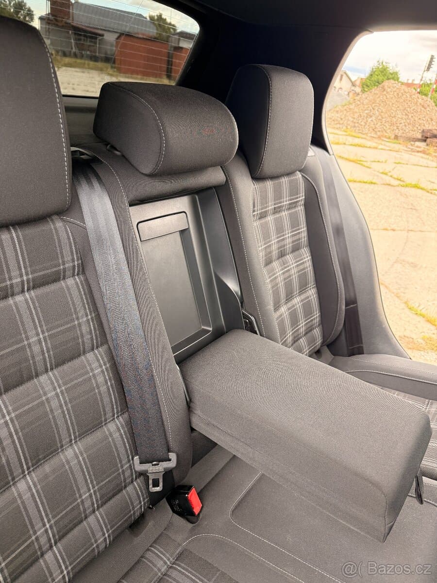 2012 Volkswagen GOLF - 11