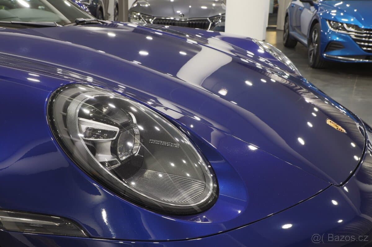 2021 Porsche 911 - 11