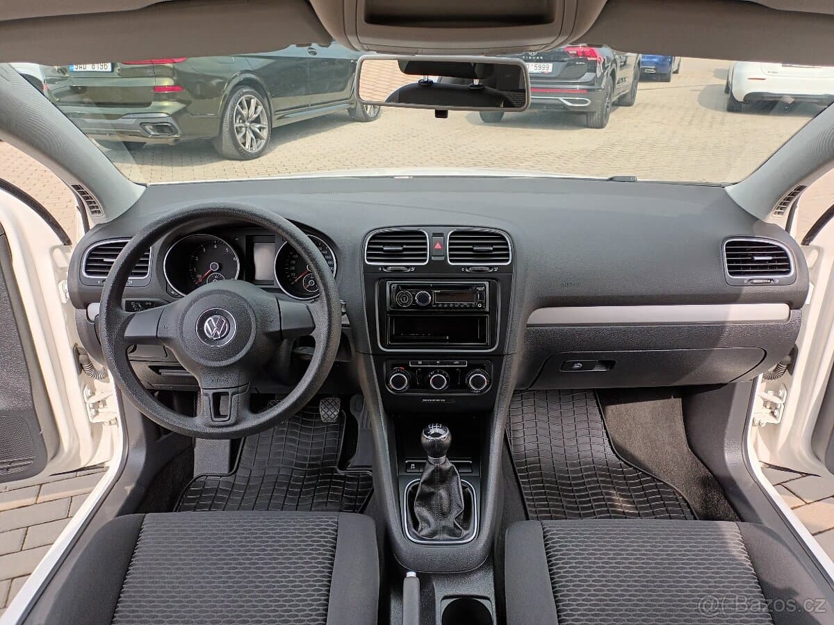2011 Volkswagen GOLF - 11