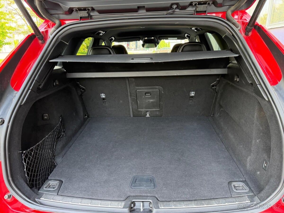 2018 Volvo XC60 - 11