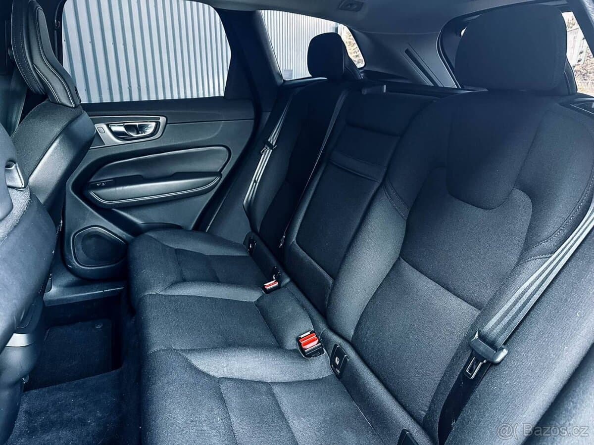 2022 Volvo XC60 - 11