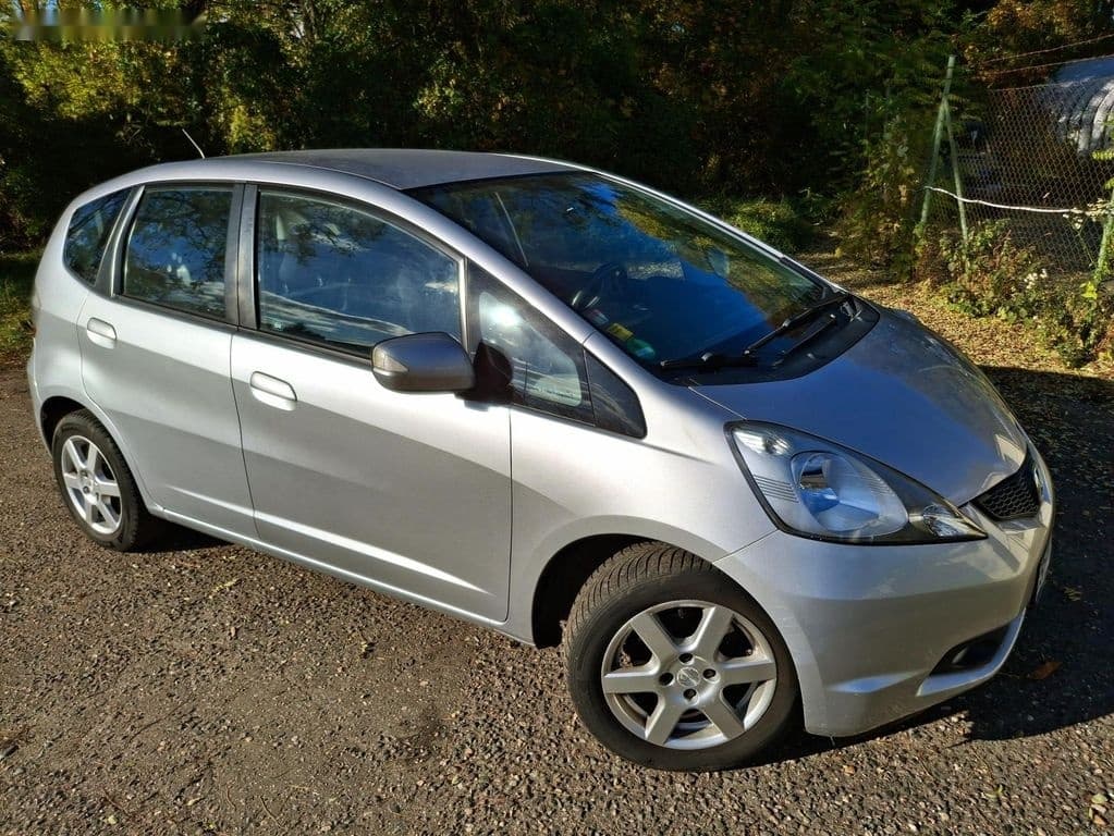 2010 Honda JAZZ - 11