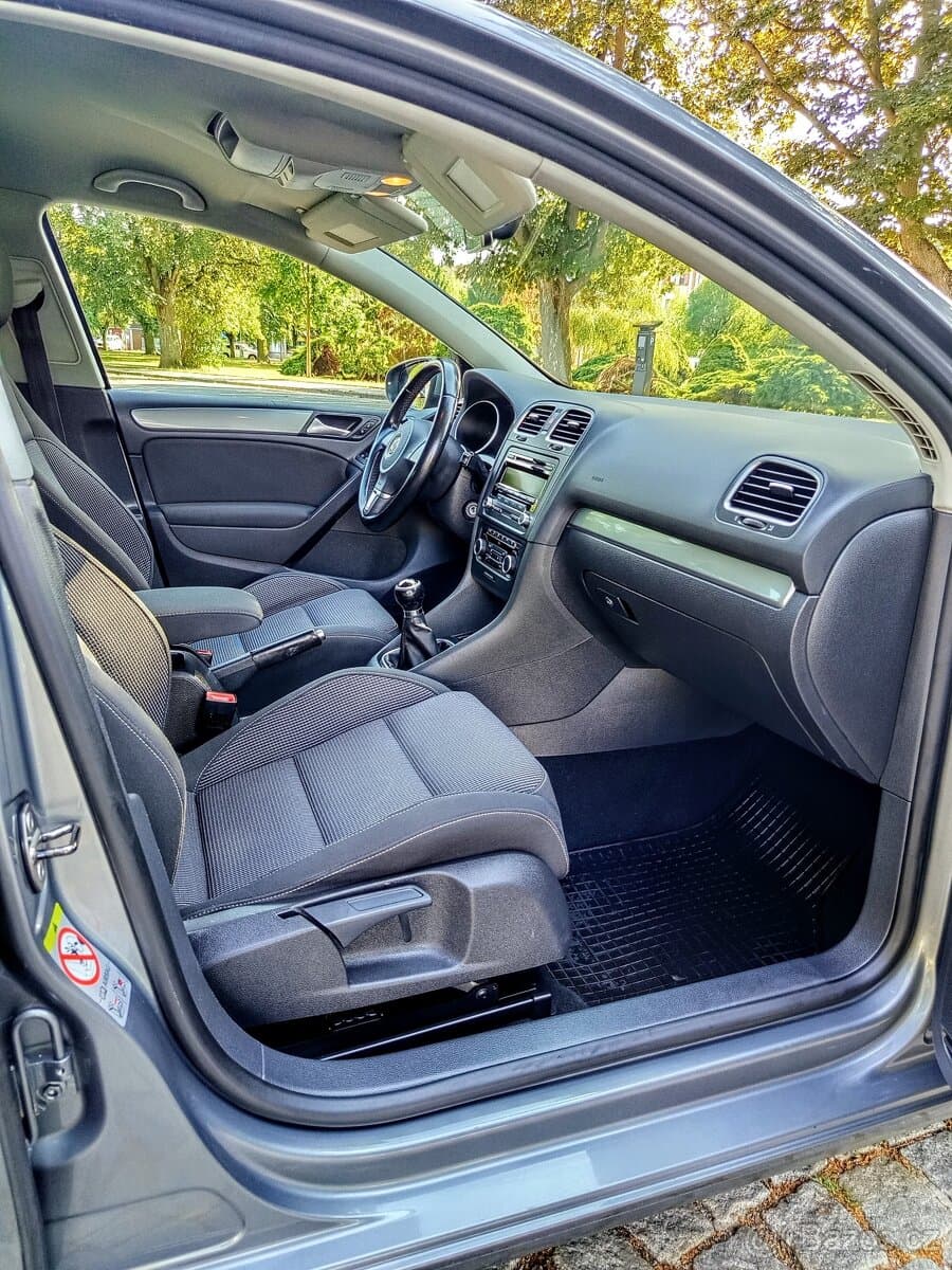 2011 Volkswagen GOLF - 11