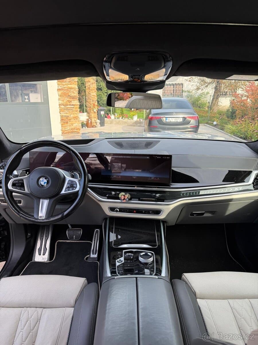 2022 BMW X7 - 11