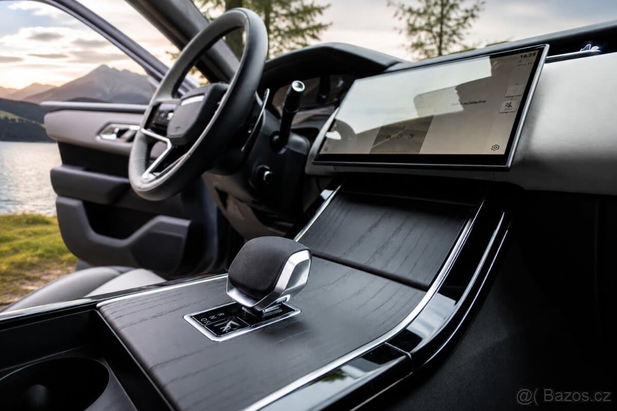 2026 Land Rover RANGE ROVER VELAR - 11