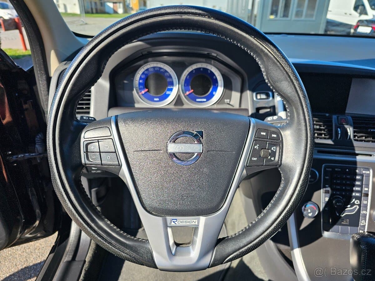 2011 Volvo XC60 - 11