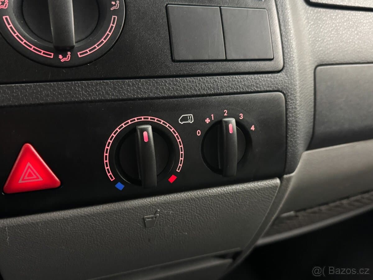 Volkswagen TRANSPORTER - 11