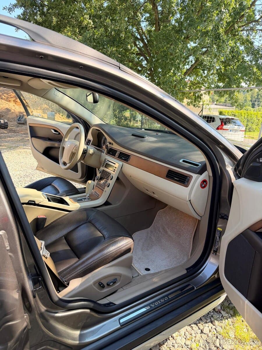 2009 Volvo XC70 - 11
