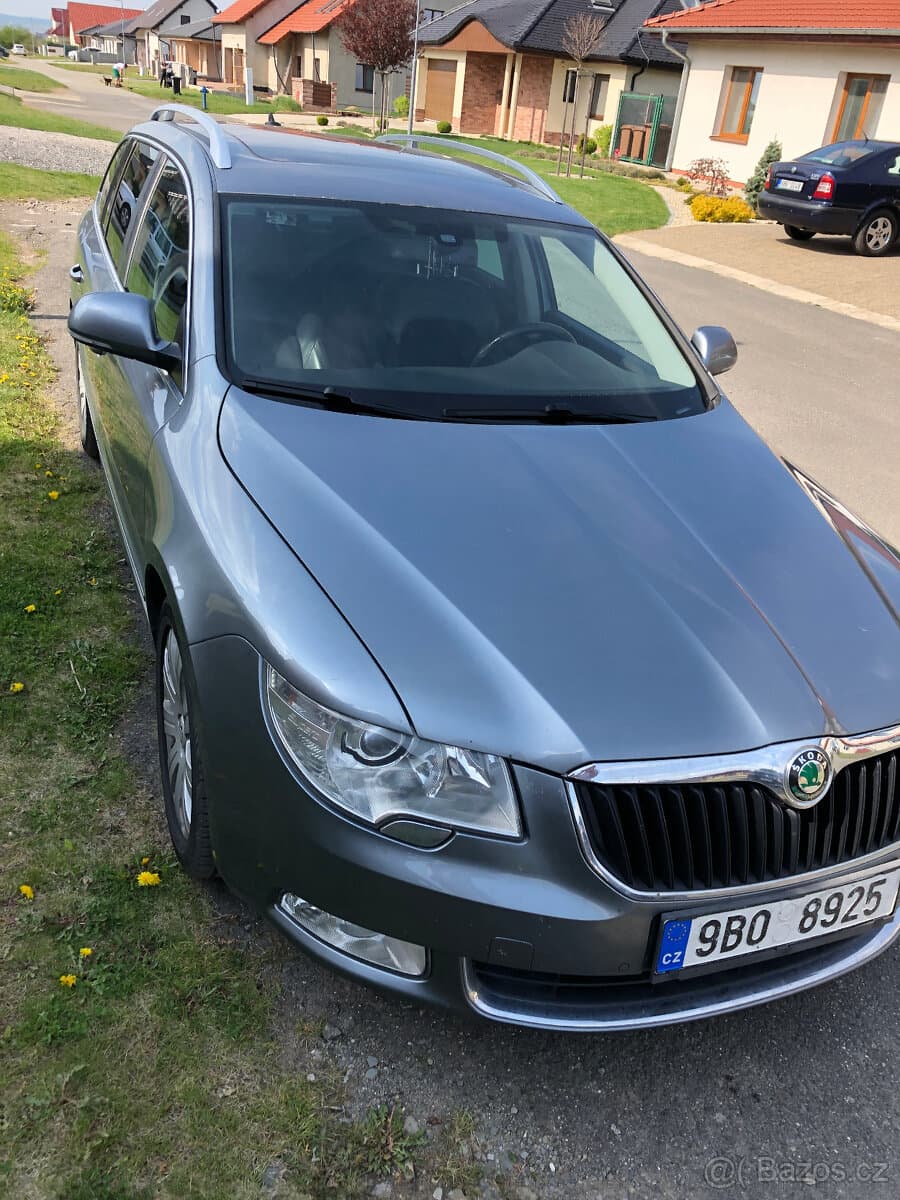 2011 Škoda SUPERB - 11