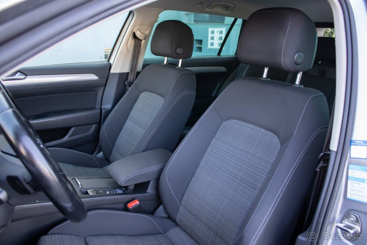 2020 Volkswagen PASSAT - 11