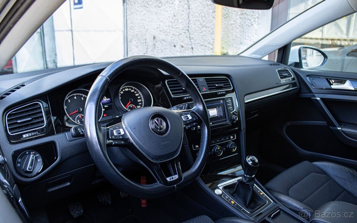 2016 Volkswagen GOLF - 11
