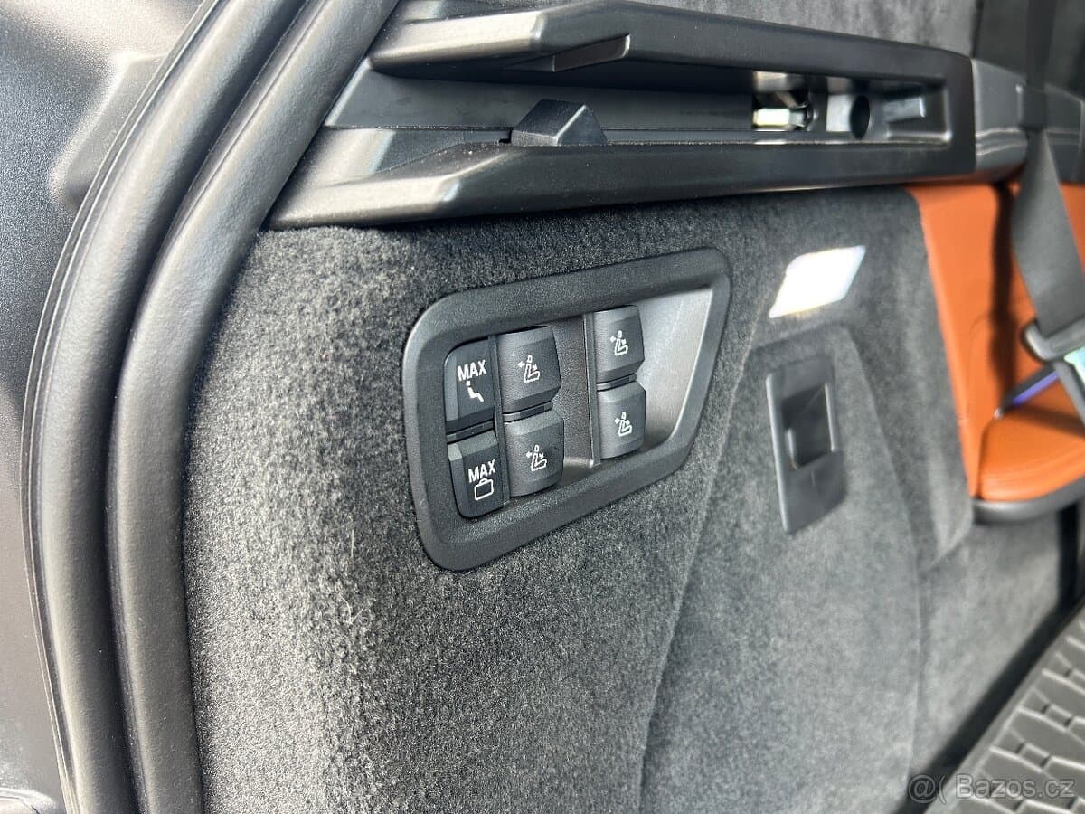 2020 BMW X7 - 11